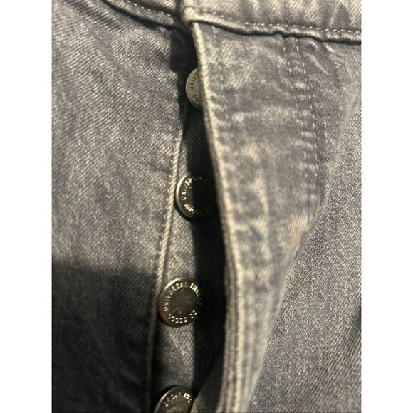 Universal Thread Women’s Jeans Size 17 Regular - Picture 3 of 3